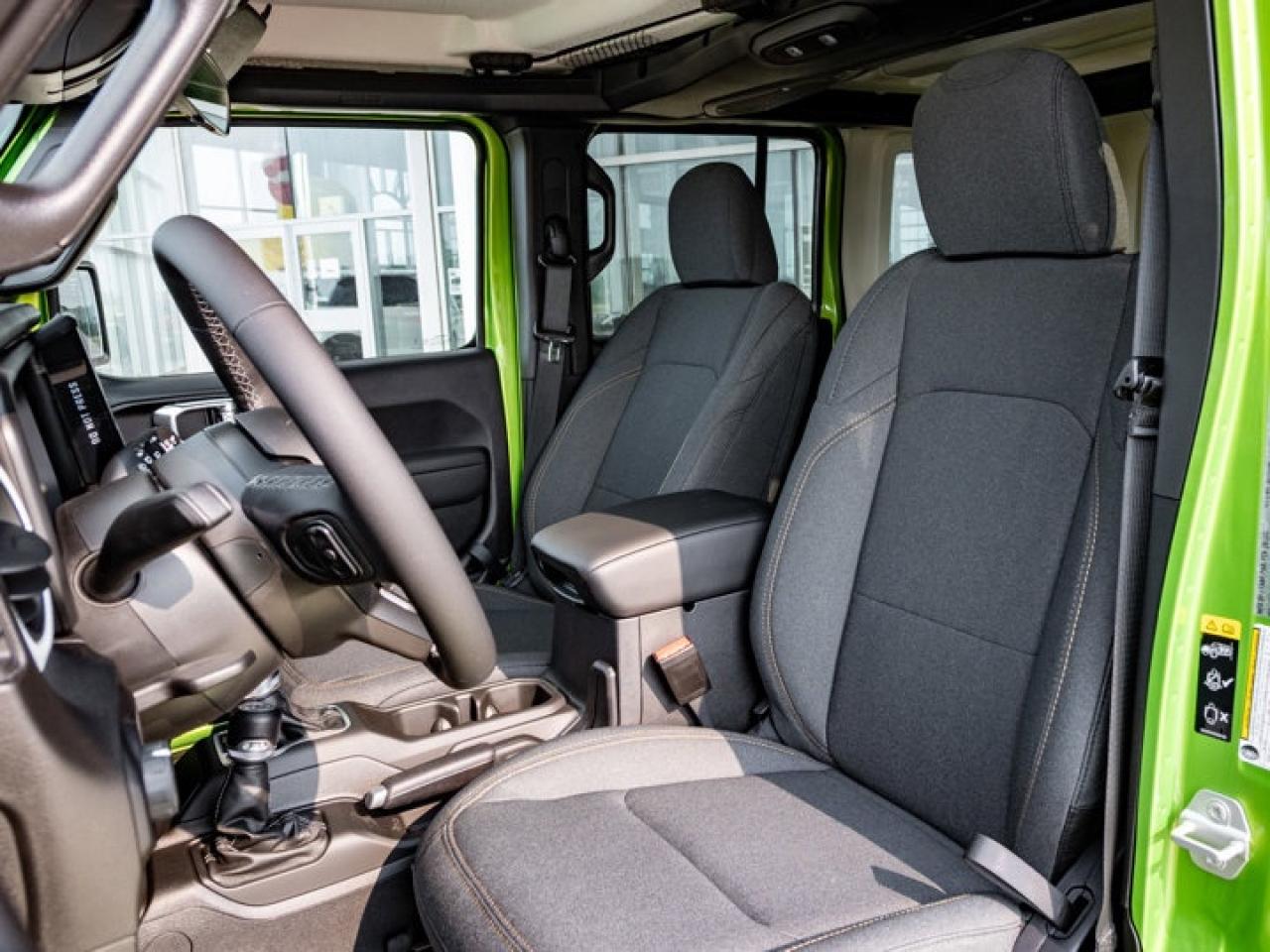 2025 Jeep Wrangler Sport S Photo