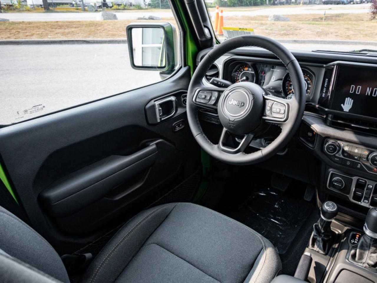 2025 Jeep Wrangler Sport S Photo