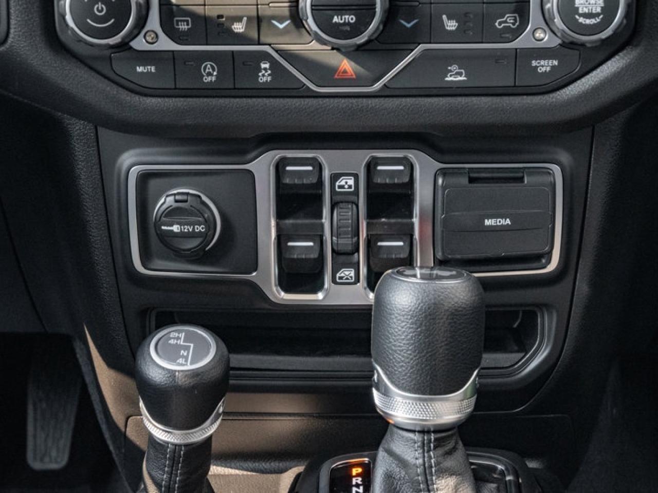 2025 Jeep Wrangler Sport S Photo