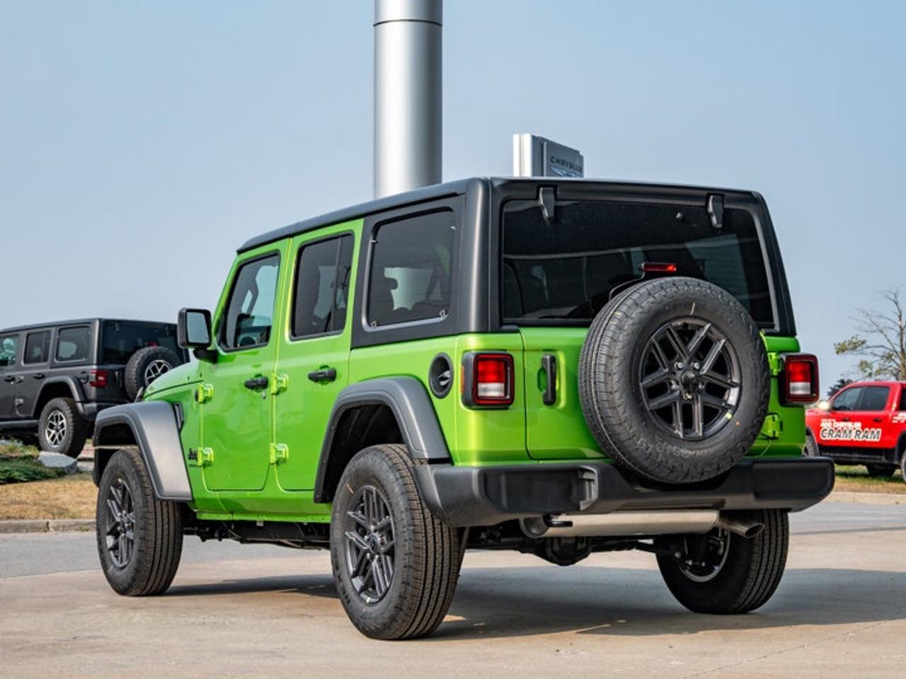 2025 Jeep Wrangler Sport S Photo