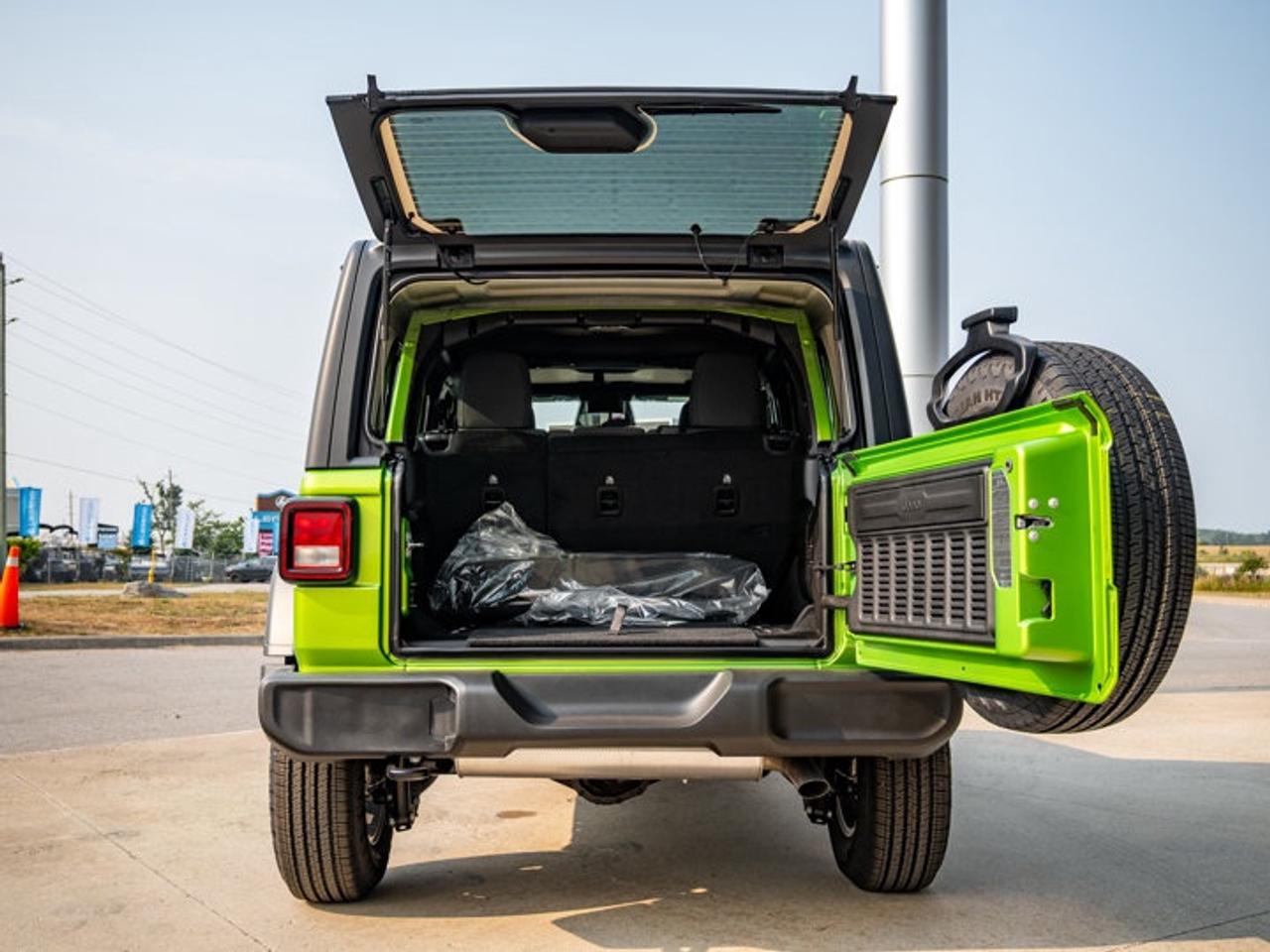 2025 Jeep Wrangler Sport S Photo