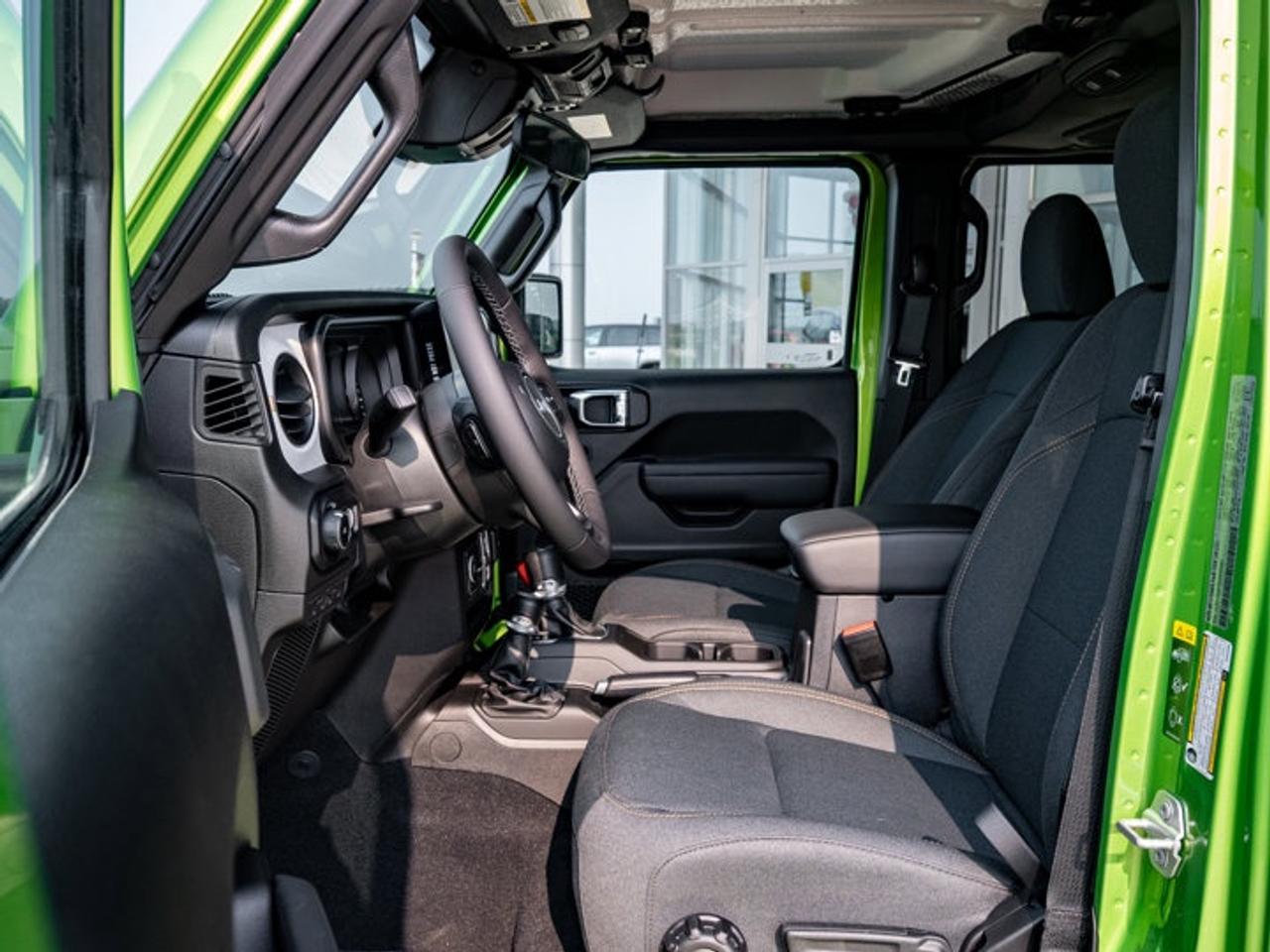 2025 Jeep Wrangler Sport S Photo