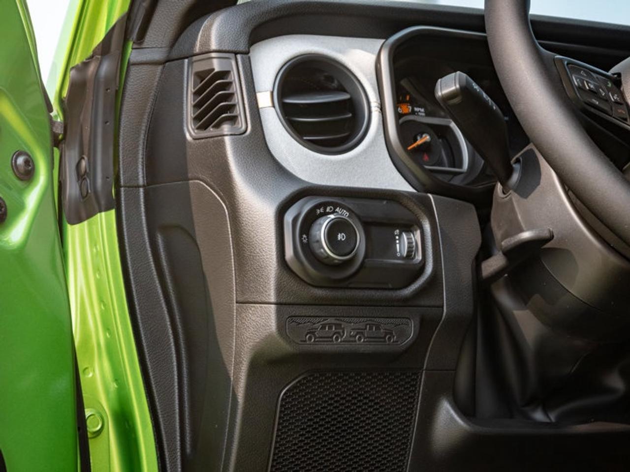 2025 Jeep Wrangler Sport S Photo