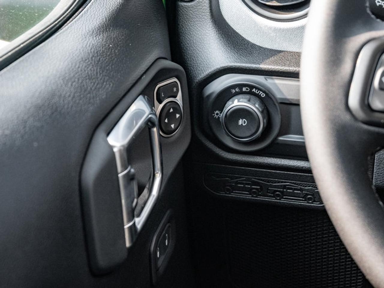 2025 Jeep Wrangler Sport S Photo