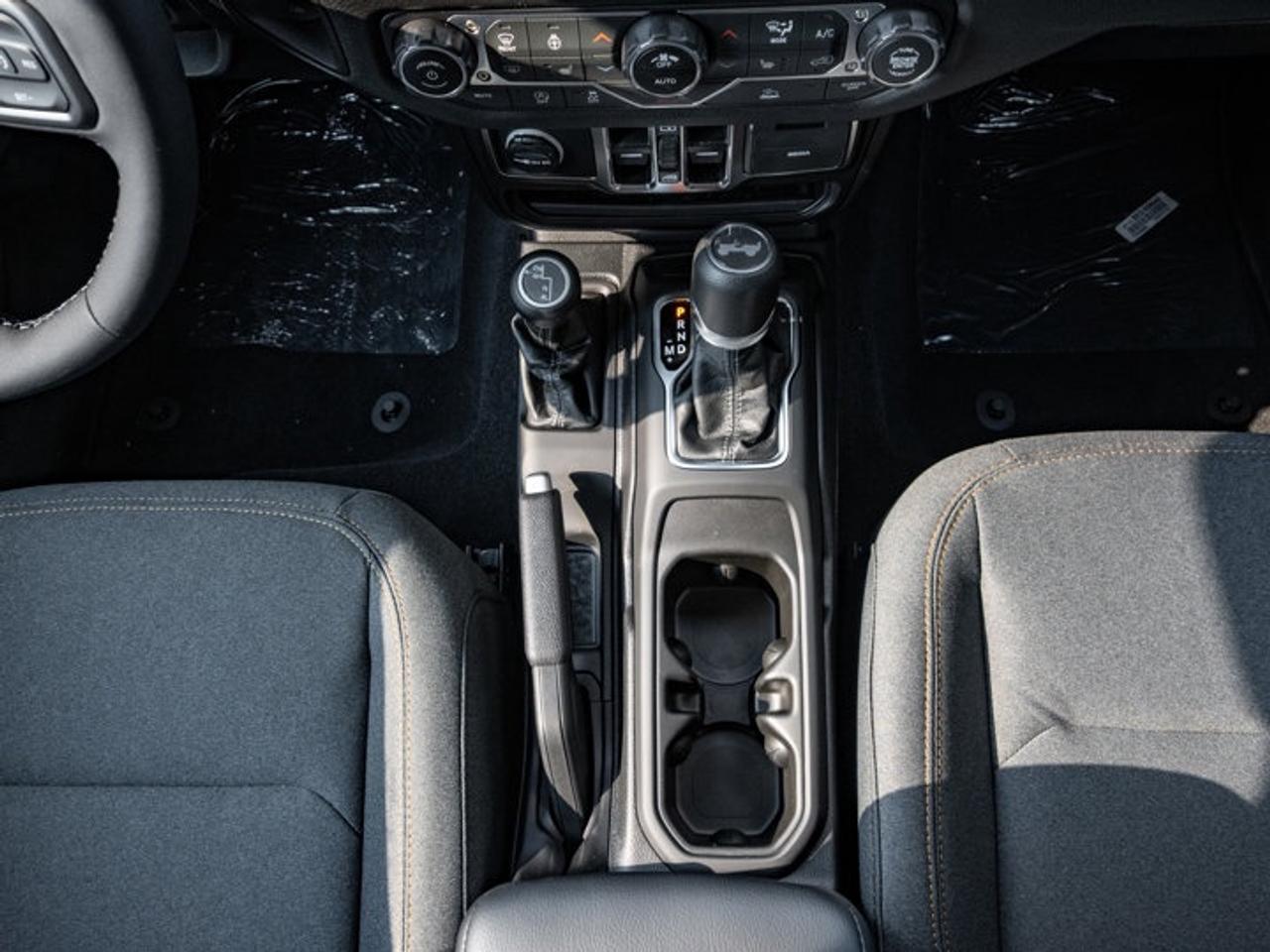 2025 Jeep Wrangler Sport S Photo