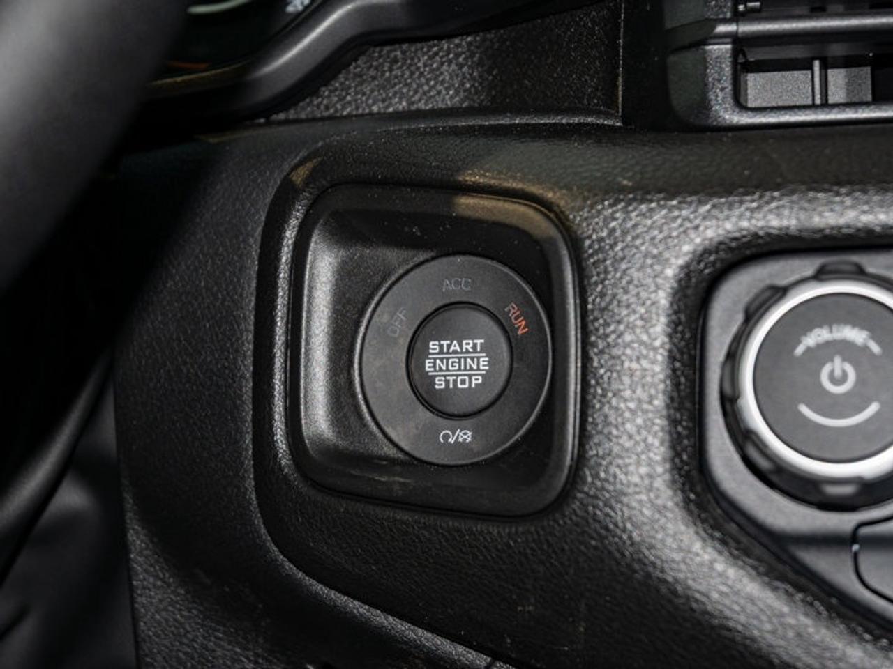 2025 Jeep Wrangler Sport S Photo