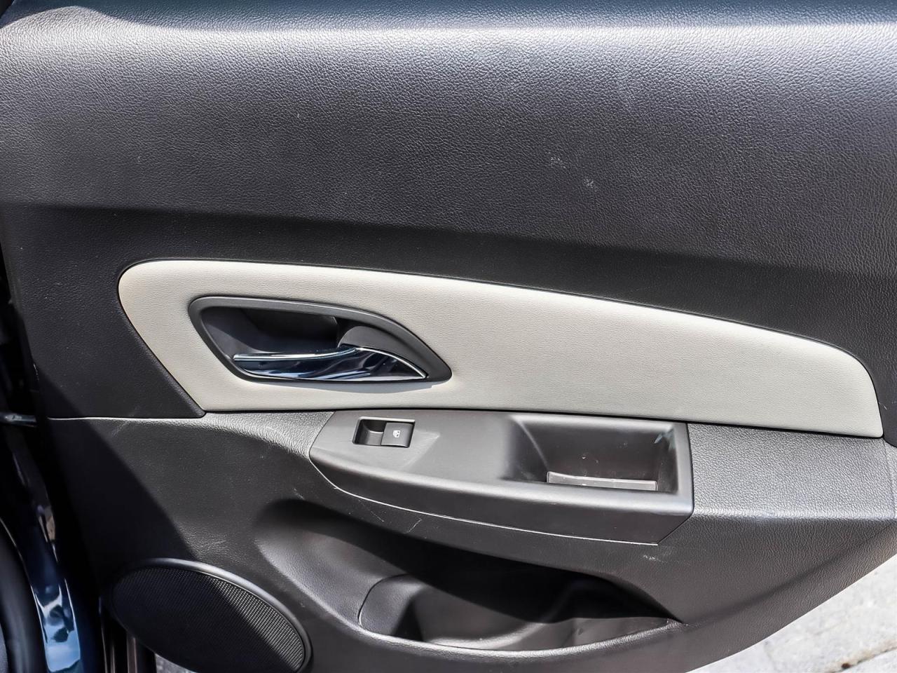 2016 Chevrolet Cruze Limited 2LS Photo