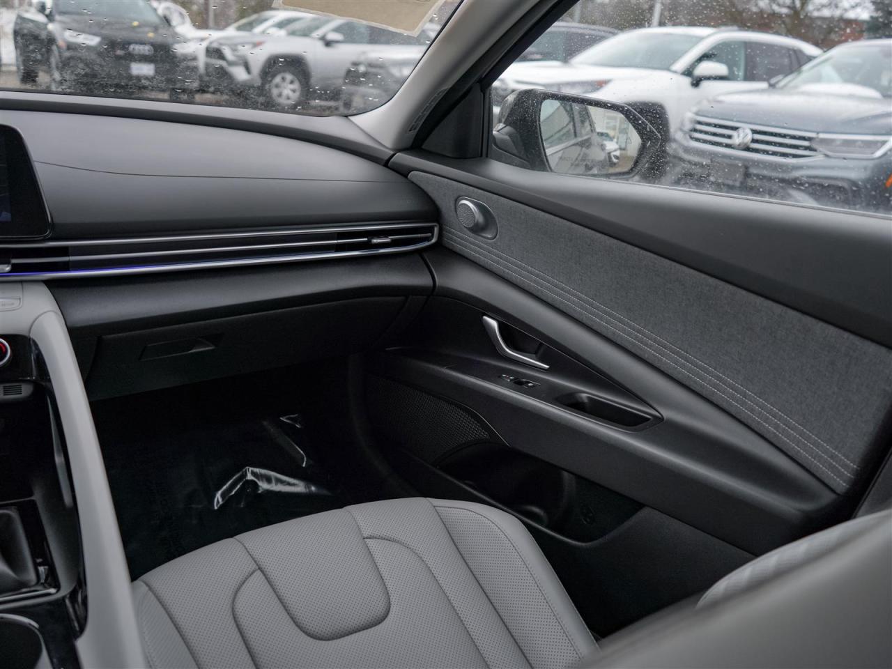 2024 Hyundai Elantra LUXURY | NAV | LTHR | NO ACCIDENTS Photo