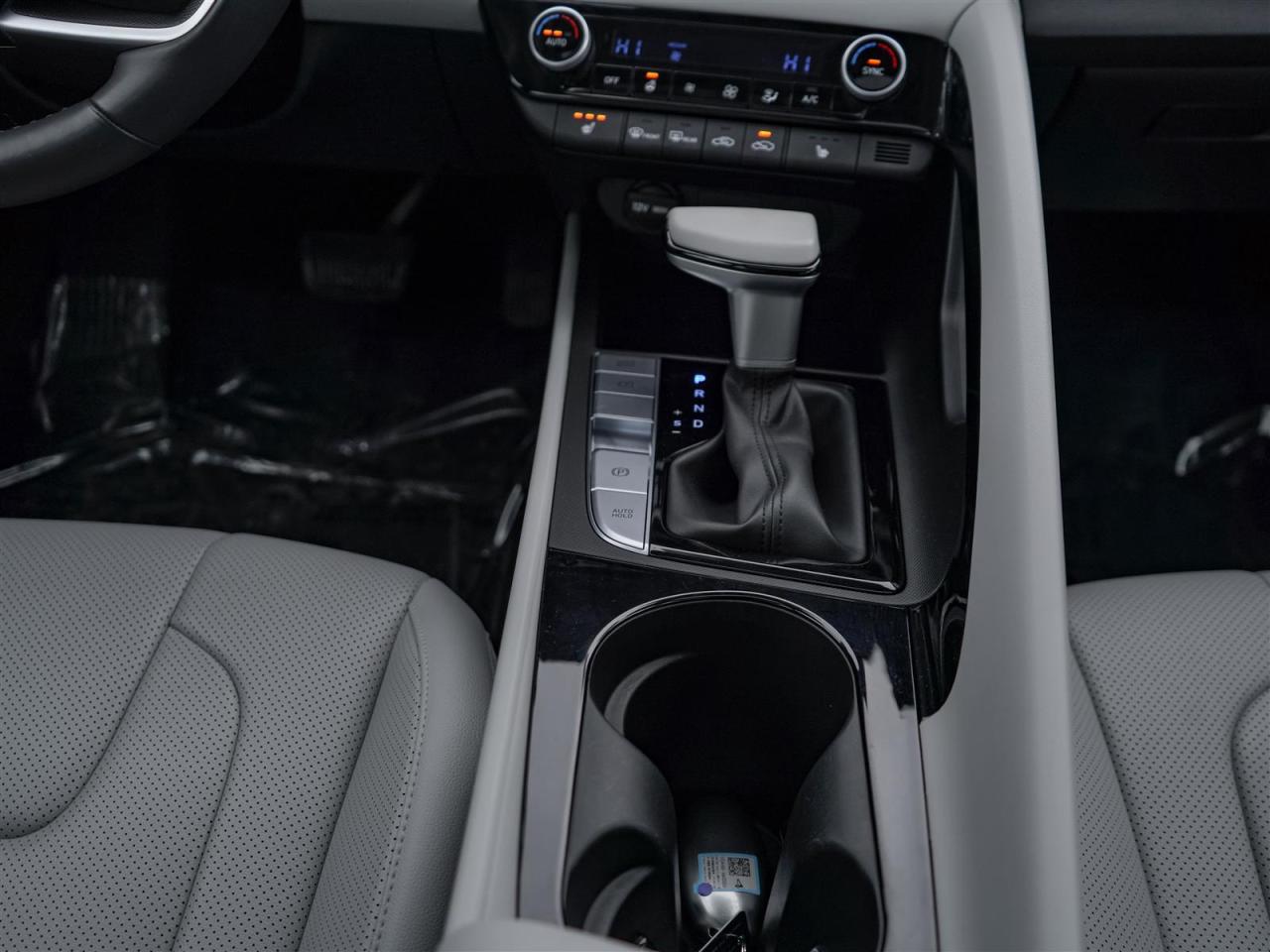 2024 Hyundai Elantra LUXURY | NAV | LTHR | NO ACCIDENTS Photo