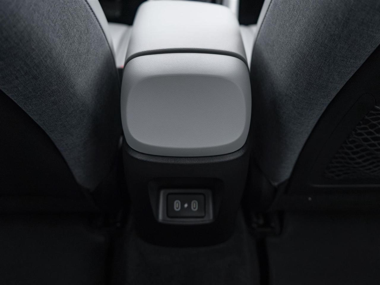 2024 Hyundai Elantra LUXURY | NAV | LTHR | NO ACCIDENTS Photo