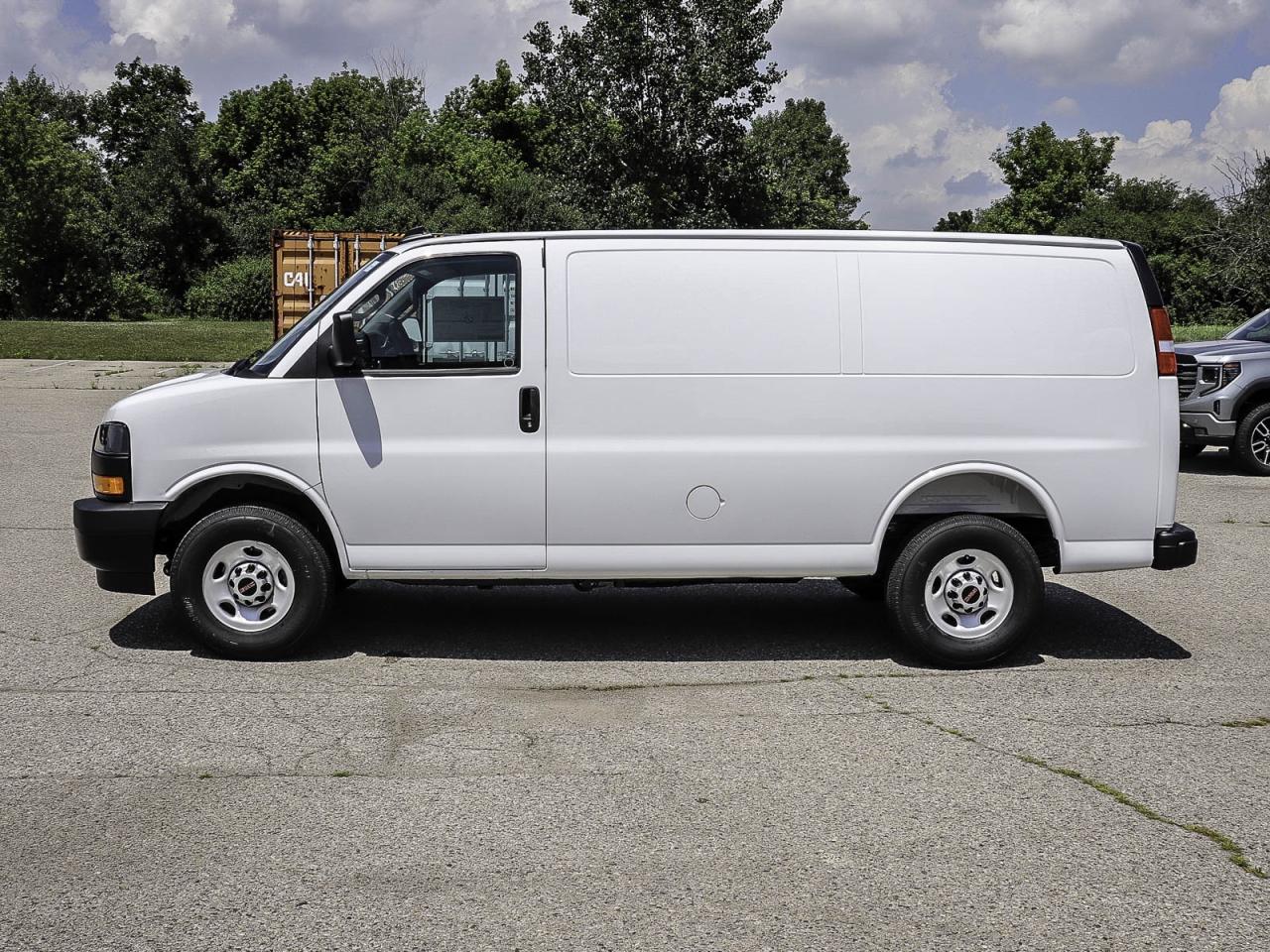 2025 GMC Savana Cargo Van BASE Photo4