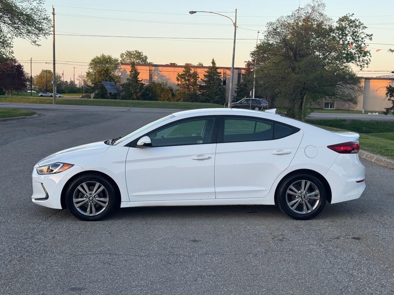 2017 Hyundai Elantra GL - Photo #4