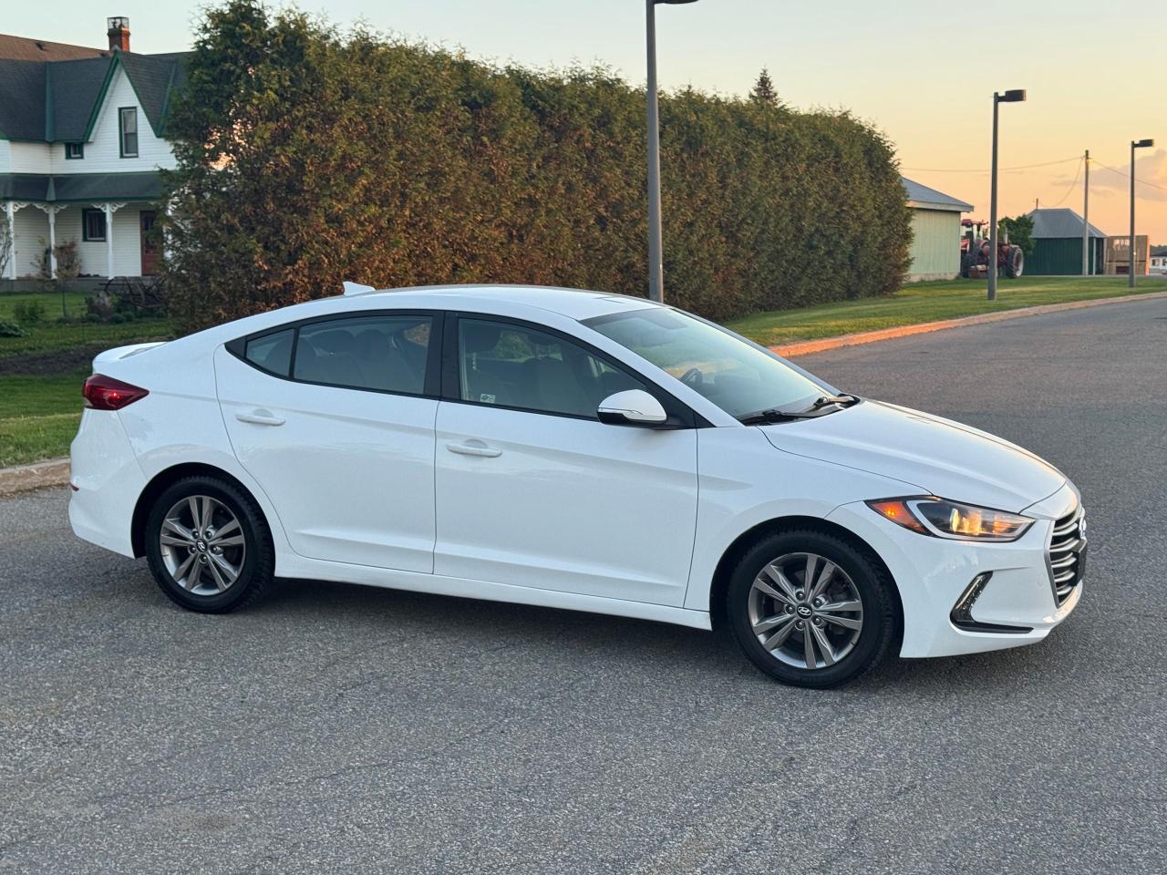 2017 Hyundai Elantra GL - Photo #10