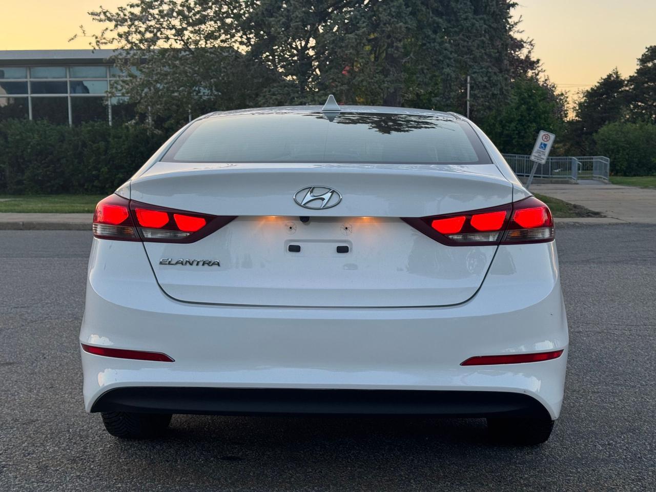 2017 Hyundai Elantra GL - Photo #8