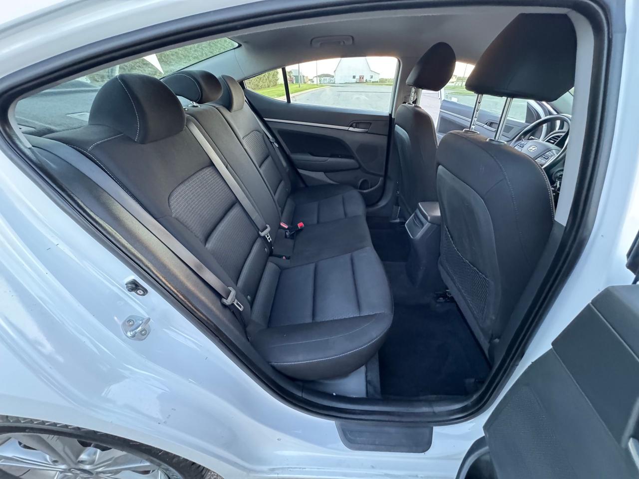 2017 Hyundai Elantra GL - Photo #11