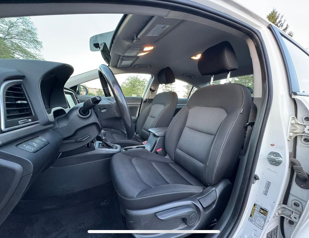 2017 Hyundai Elantra GL Photo4