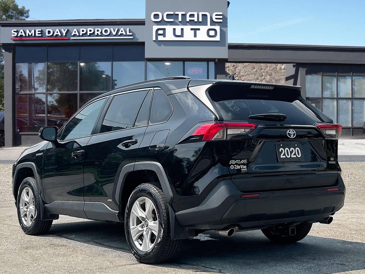 2020 Toyota RAV4 Hybrid LE - Photo #4