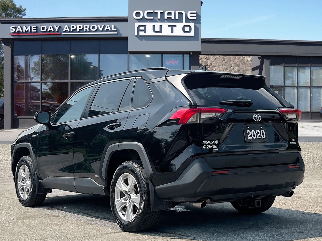 2020 Toyota RAV4 Hybrid LE - Photo #4