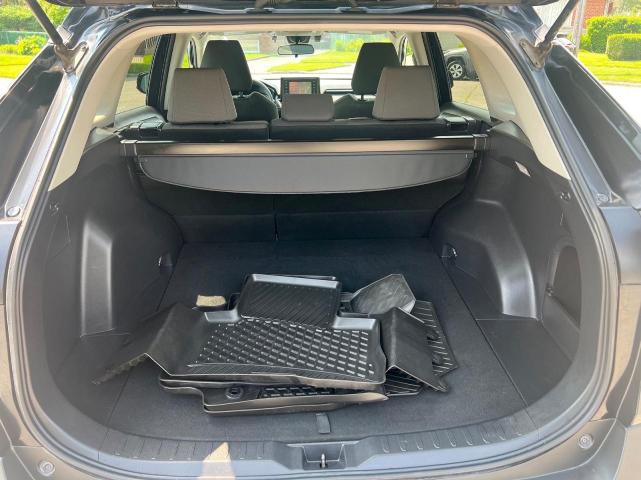 2020 Toyota RAV4 Hybrid LE - Photo #7