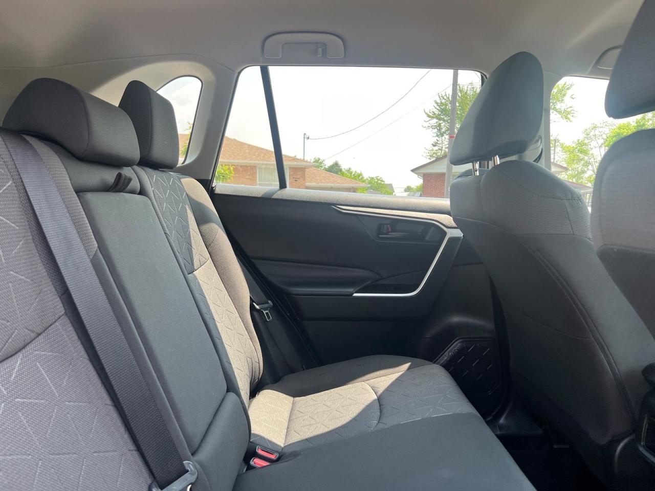 2020 Toyota RAV4 Hybrid LE - Photo #8