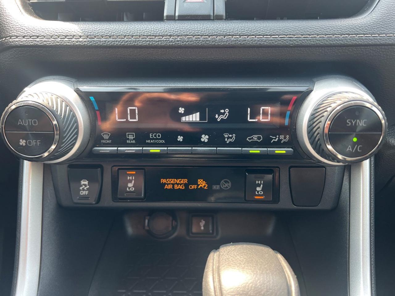 2020 Toyota RAV4 Hybrid LE - Photo #18