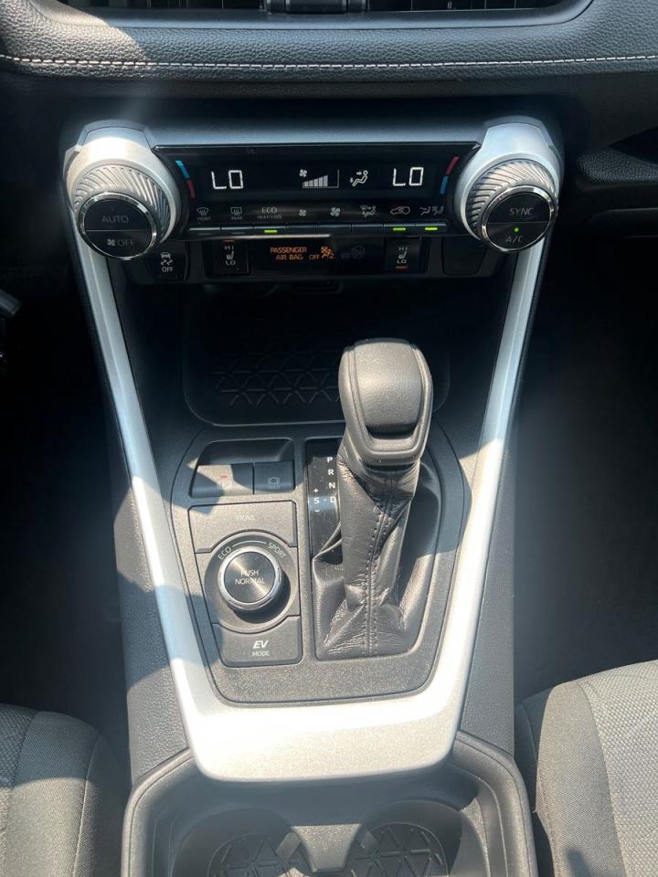 2020 Toyota RAV4 Hybrid LE - Photo #19