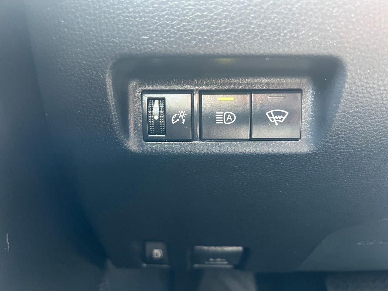 2020 Toyota RAV4 Hybrid LE - Photo #21