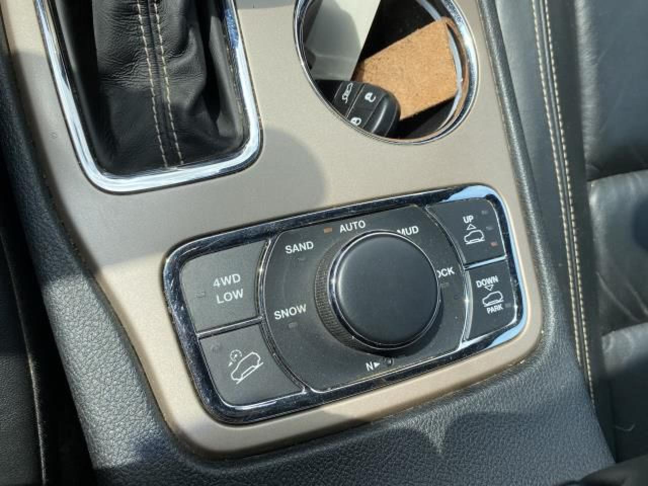 2016 Jeep Grand Cherokee LIMITED 4WD - Photo #16