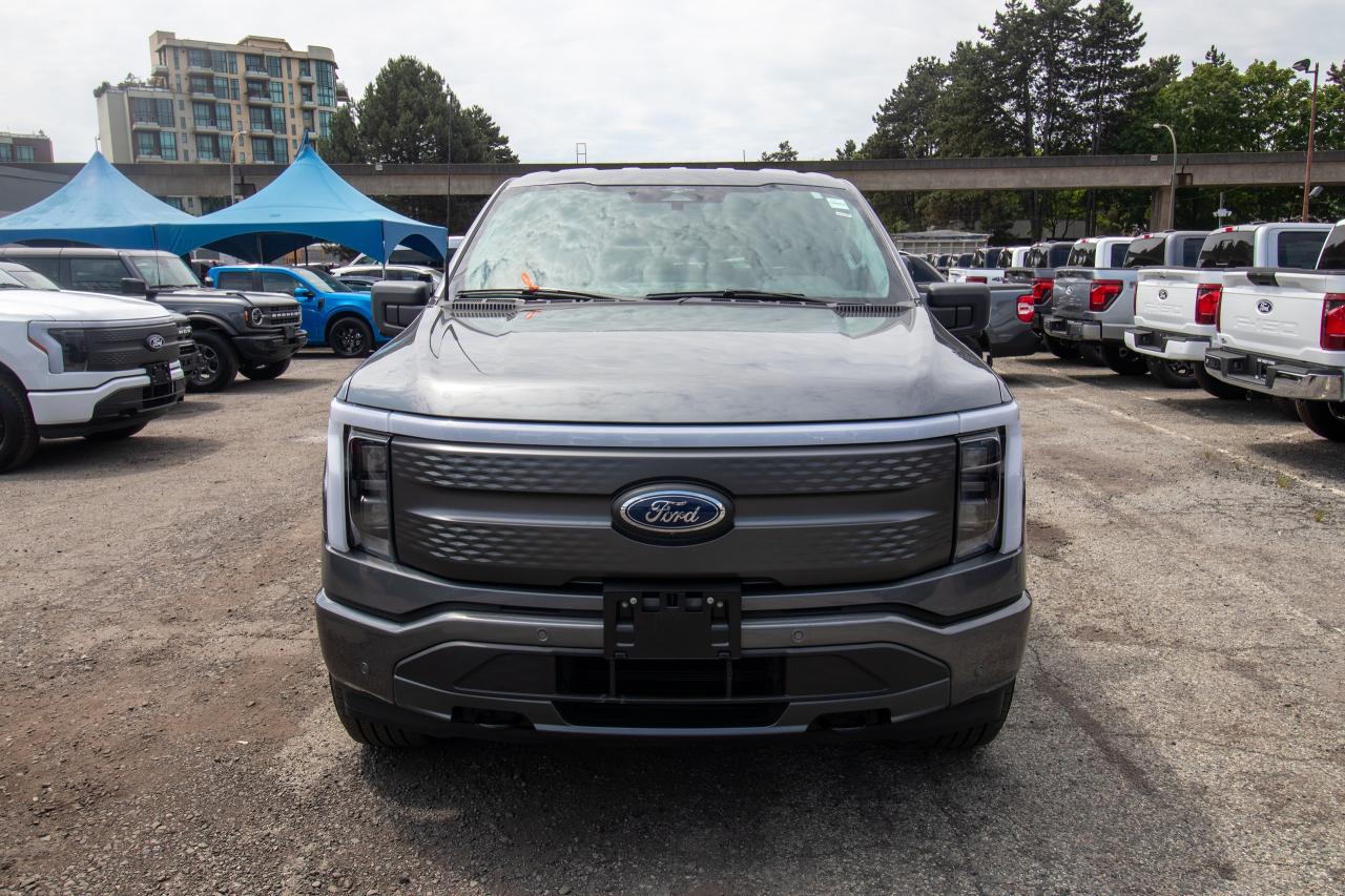 2023 Ford F-150 XLT 4WD SuperCrew 5.5' Box Photo3