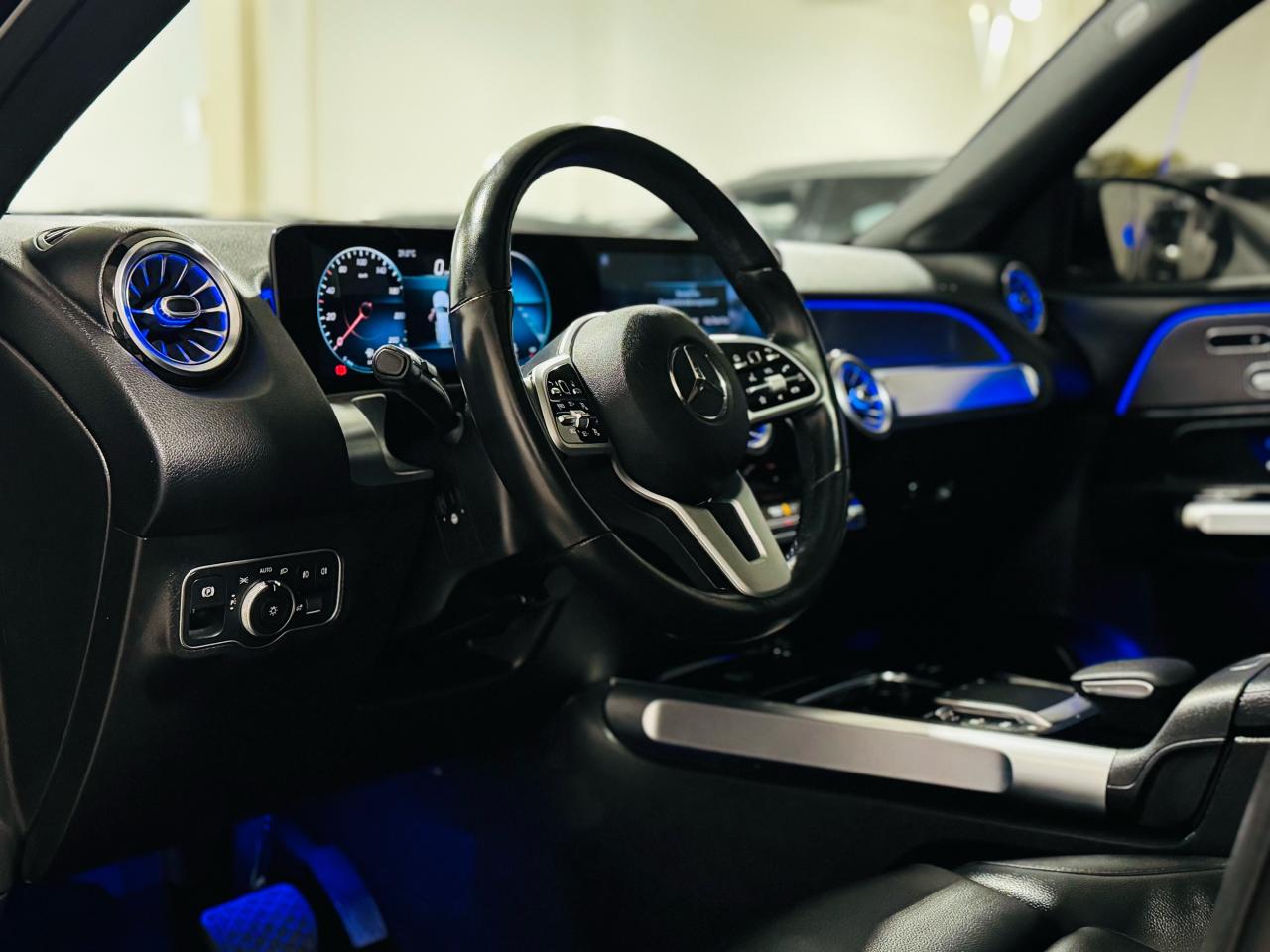 2021 Mercedes-Benz GLB GLB 250 - Photo #8