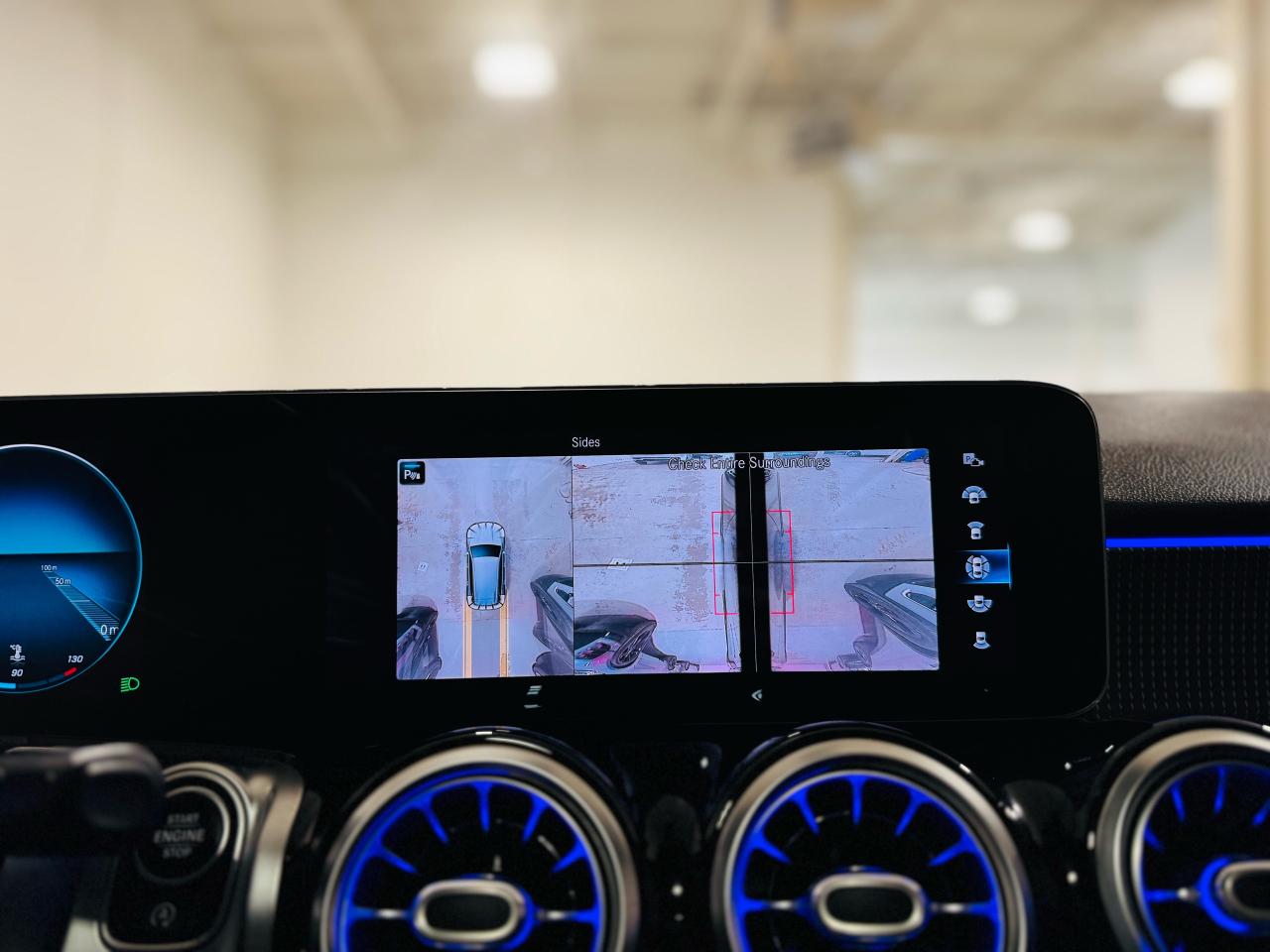 2021 Mercedes-Benz GLB GLB 250 - Photo #14