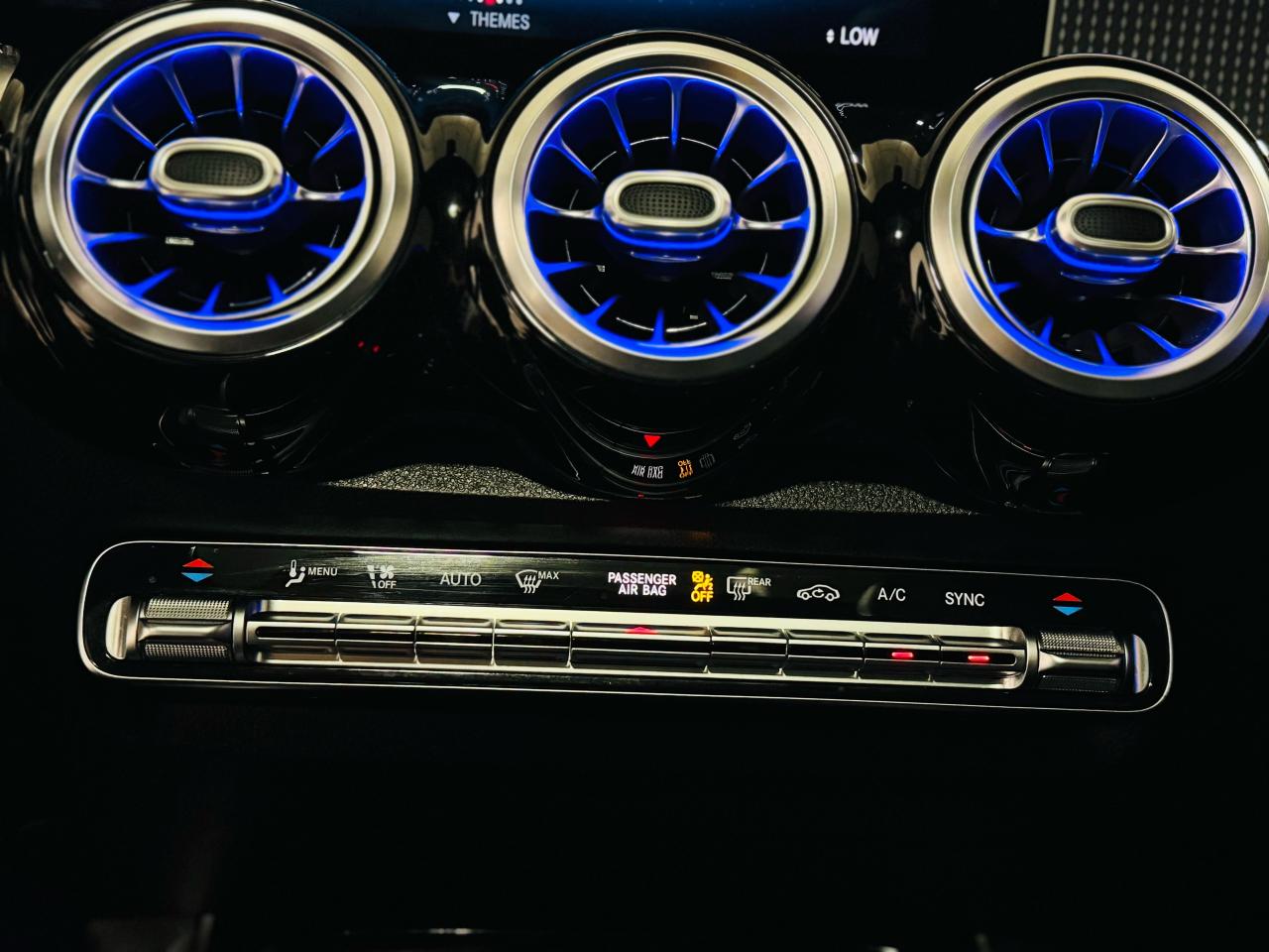 2021 Mercedes-Benz GLB GLB 250 - Photo #17