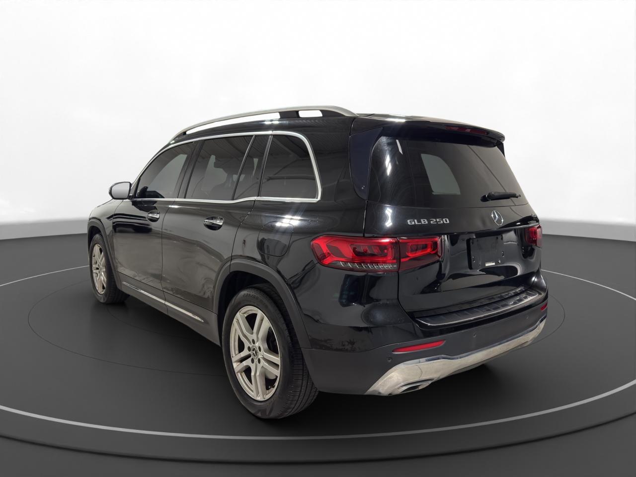 2021 Mercedes-Benz GLB GLB 250 - Photo #5