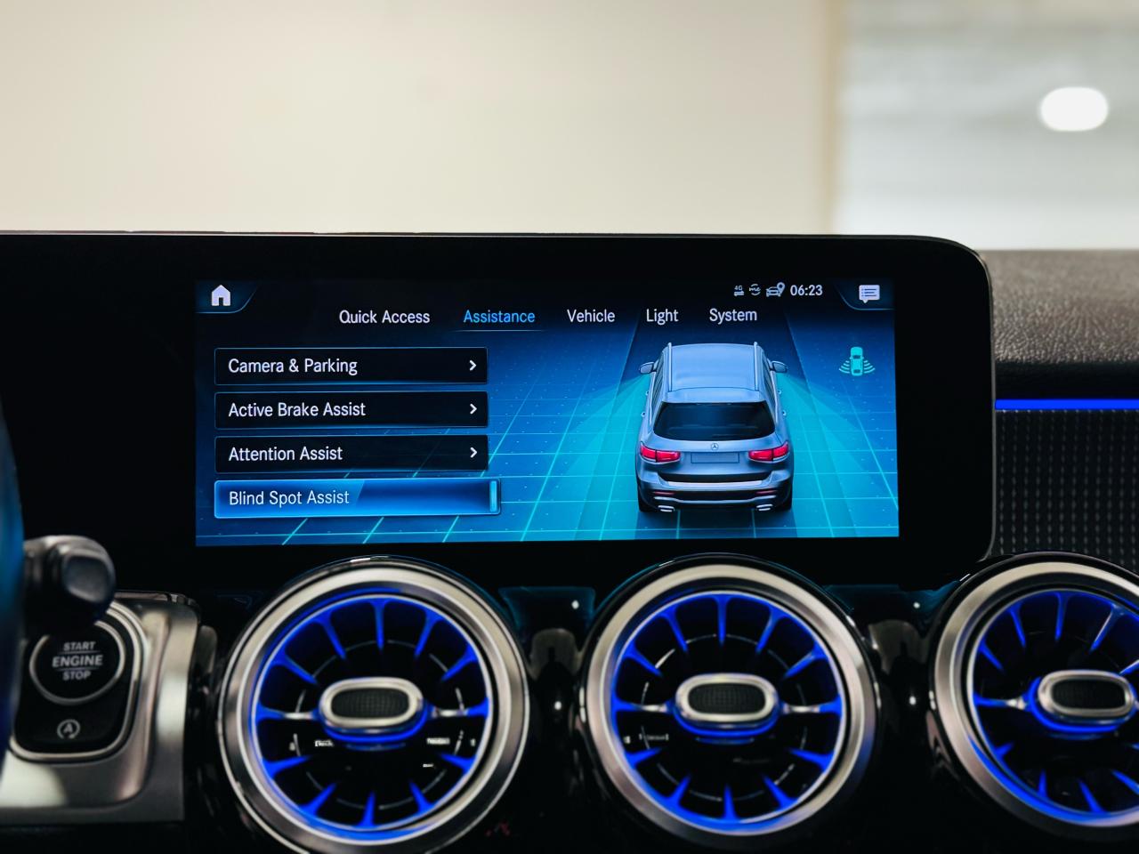 2021 Mercedes-Benz GLB GLB 250 - Photo #19
