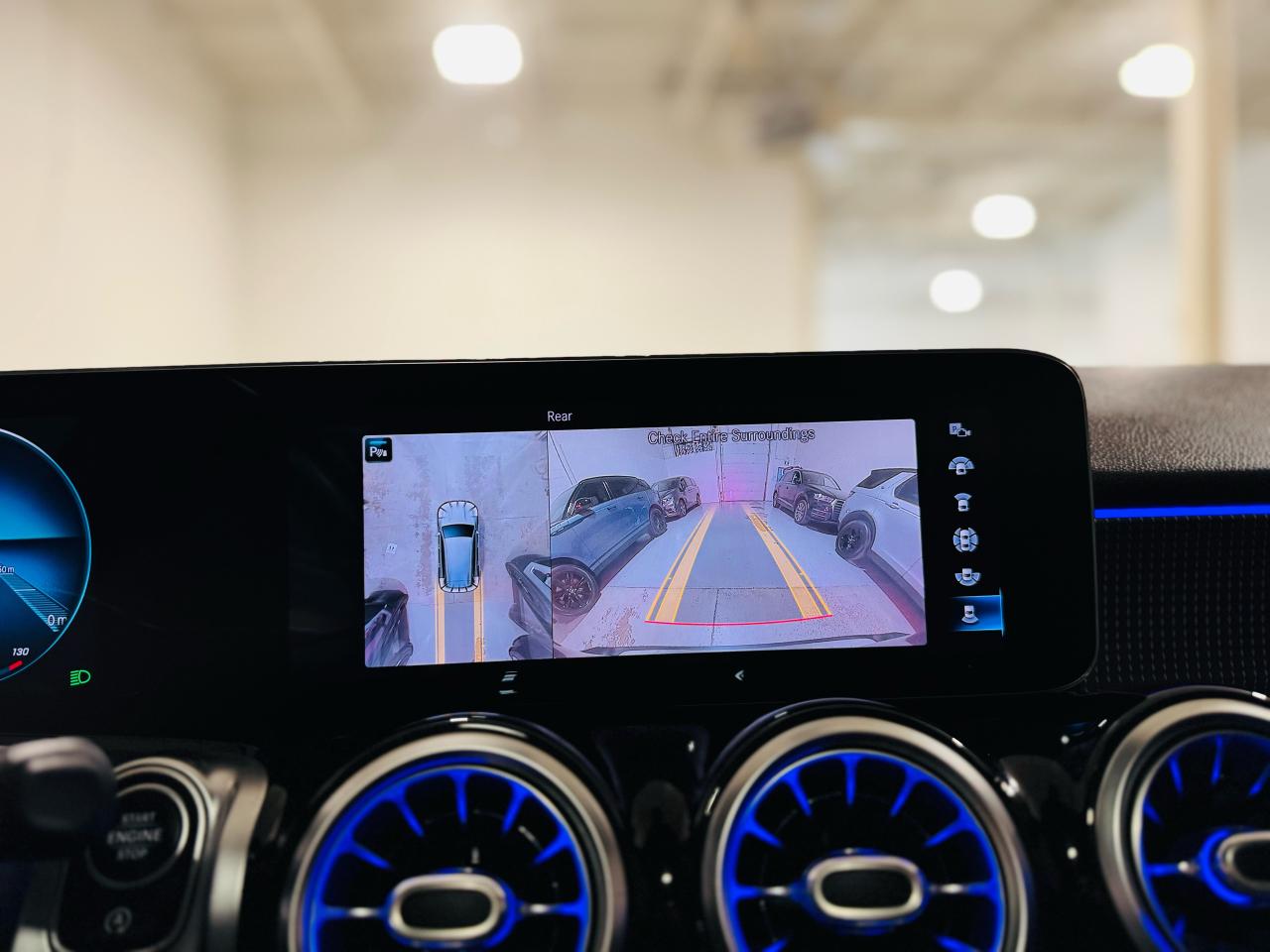 2021 Mercedes-Benz GLB GLB 250 - Photo #13