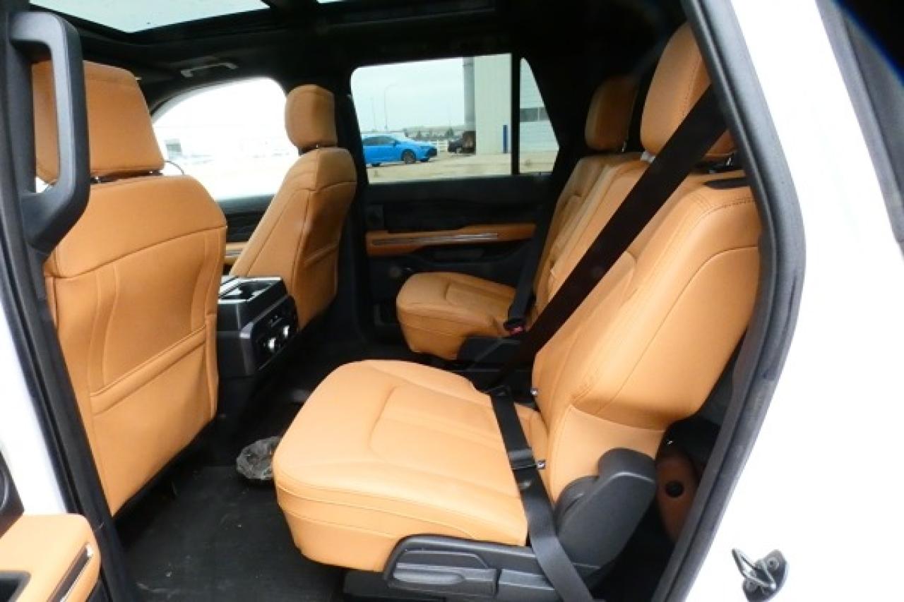 2023 Ford Expedition Platinum Max 4x4 w/H&C L. pano S/R, NAV, BUC, PRB - Photo #9