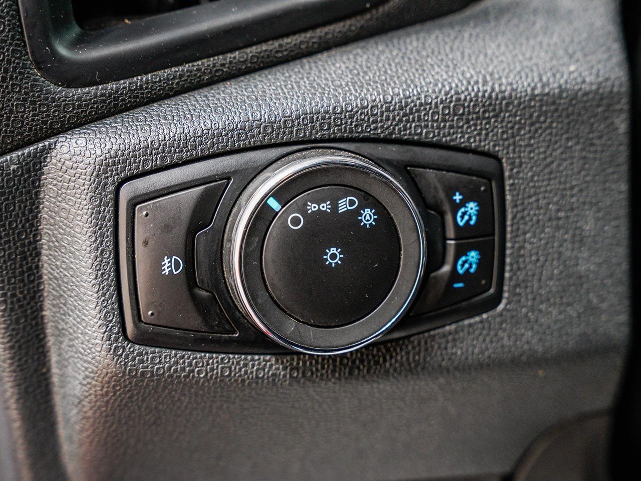 2018 Ford EcoSport SE FWD | LOW KMS | SUNROOF | SIDE-HINGED REAR DOOR Photo19