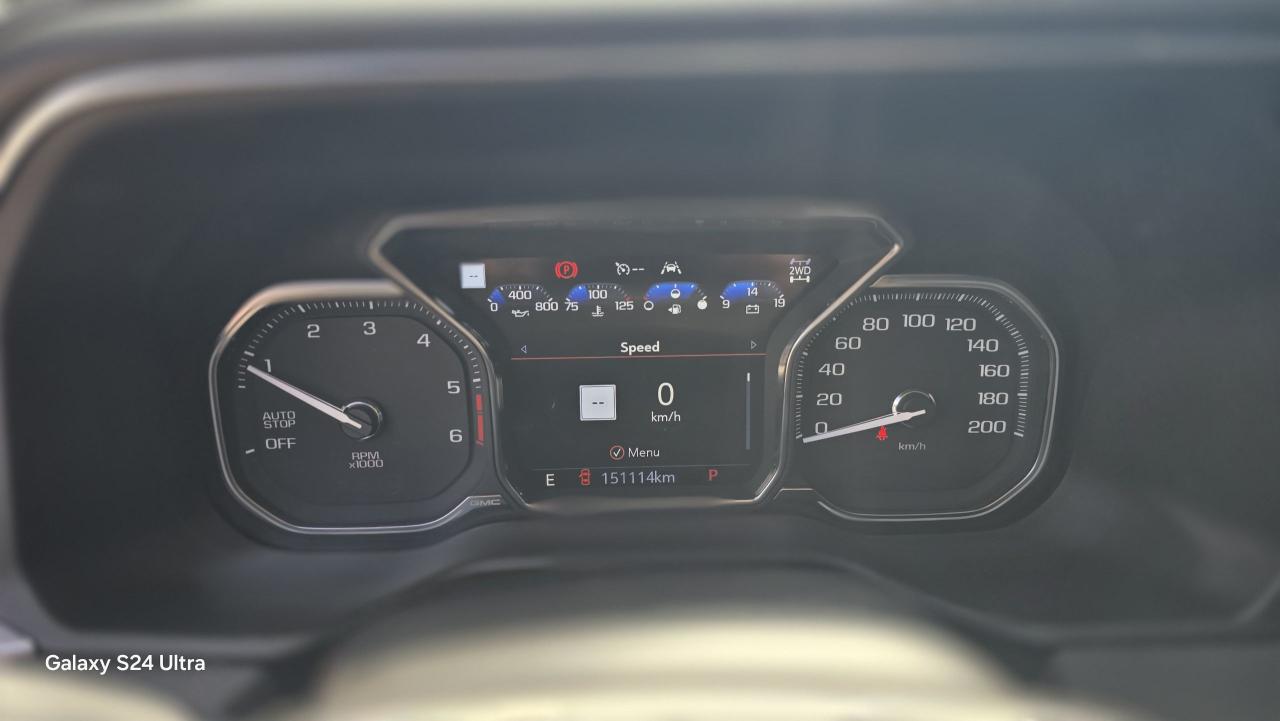 2021 GMC Yukon Denali - Photo #25