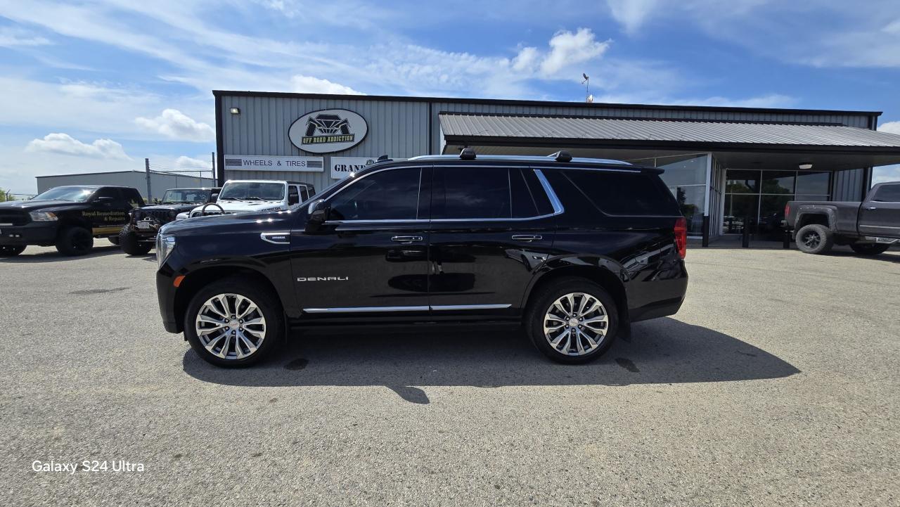 2021 GMC Yukon Denali - Photo #2