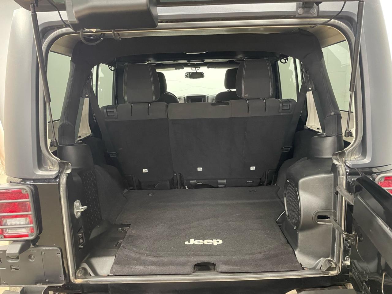 2014 Jeep Wrangler 4WD 4DR SAHARA