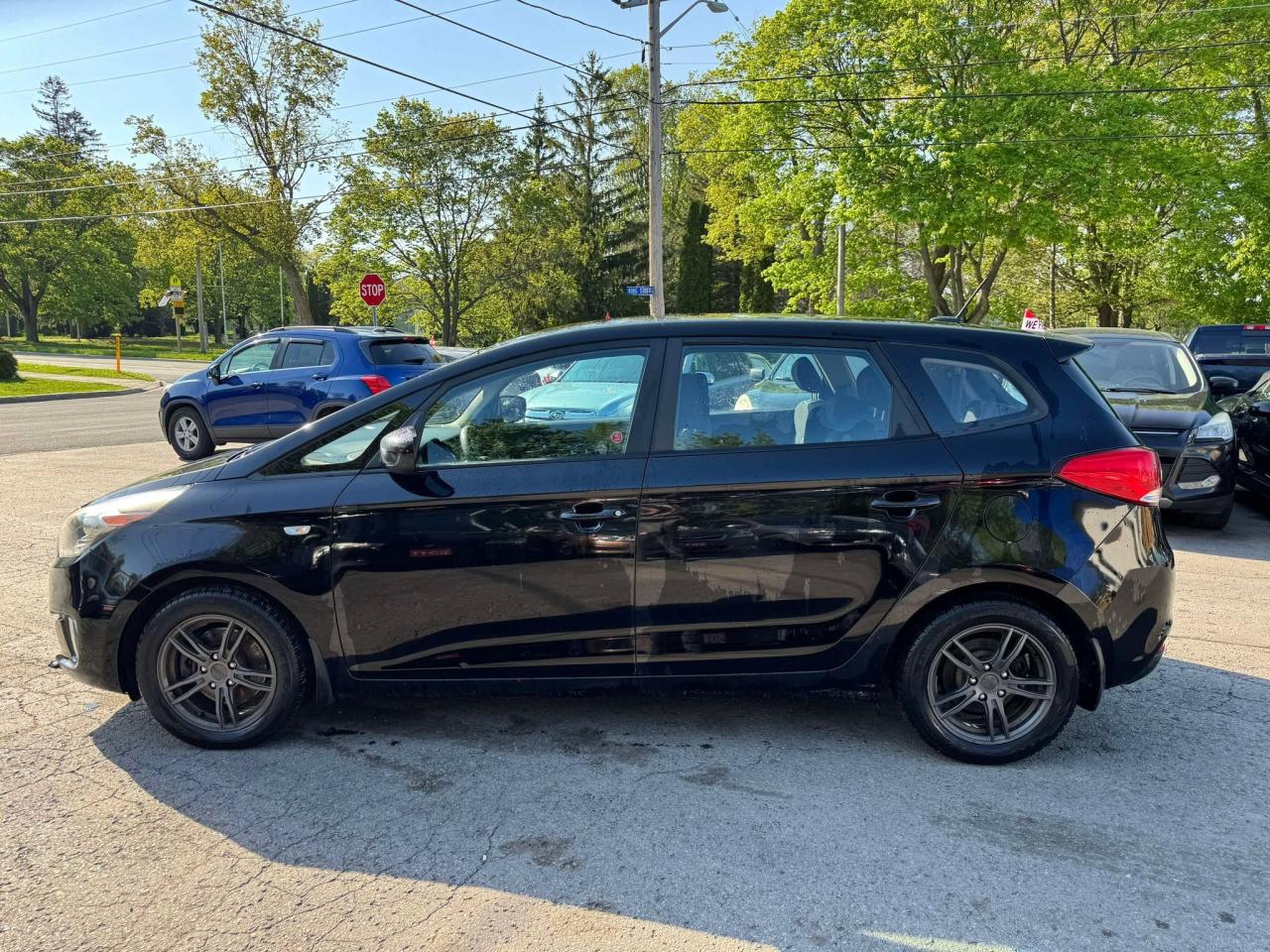 2015 Kia Rondo LX - Photo #4