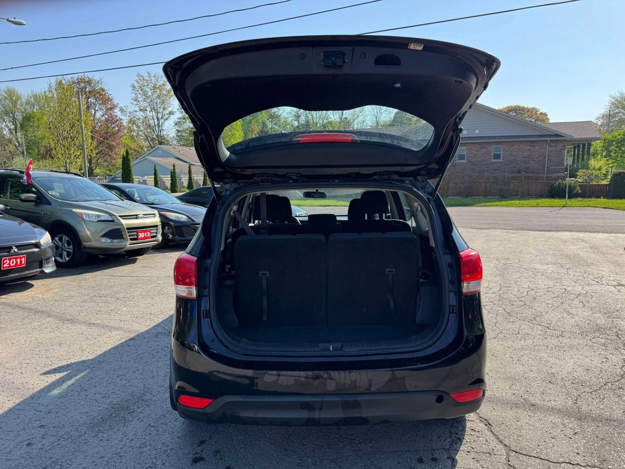2015 Kia Rondo LX - Photo #8