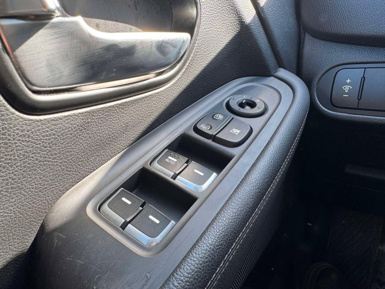 2015 Kia Rondo LX - Photo #22