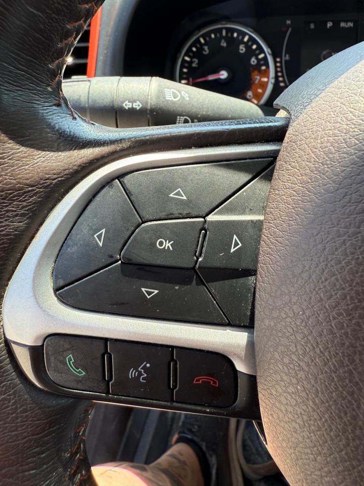2015 Jeep Renegade North - Photo #22