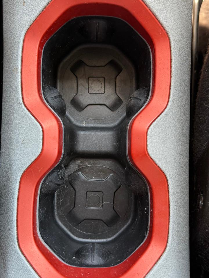 2015 Jeep Renegade North - Photo #20