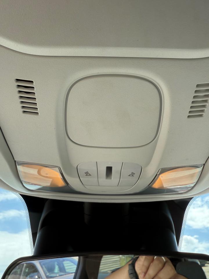 2015 Jeep Renegade North - Photo #21