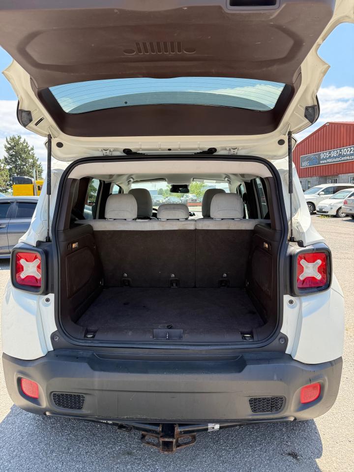 2015 Jeep Renegade North - Photo #7