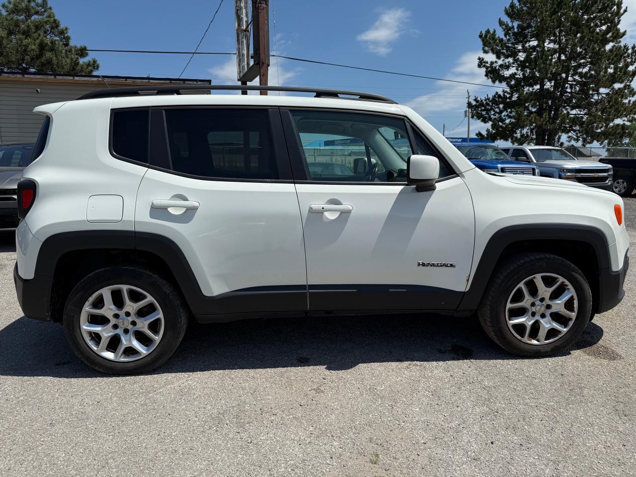 2015 Jeep Renegade North - Photo #10