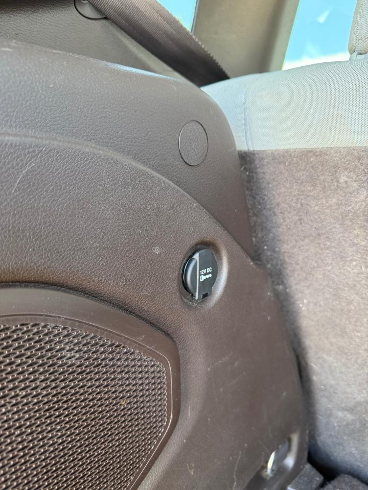 2015 Jeep Renegade North - Photo #26