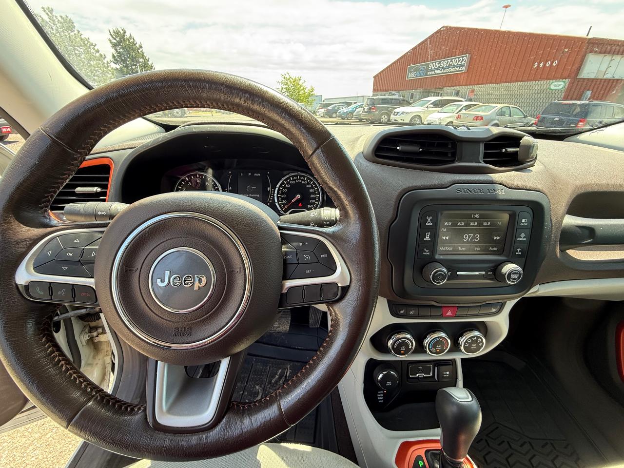 2015 Jeep Renegade North - Photo #24